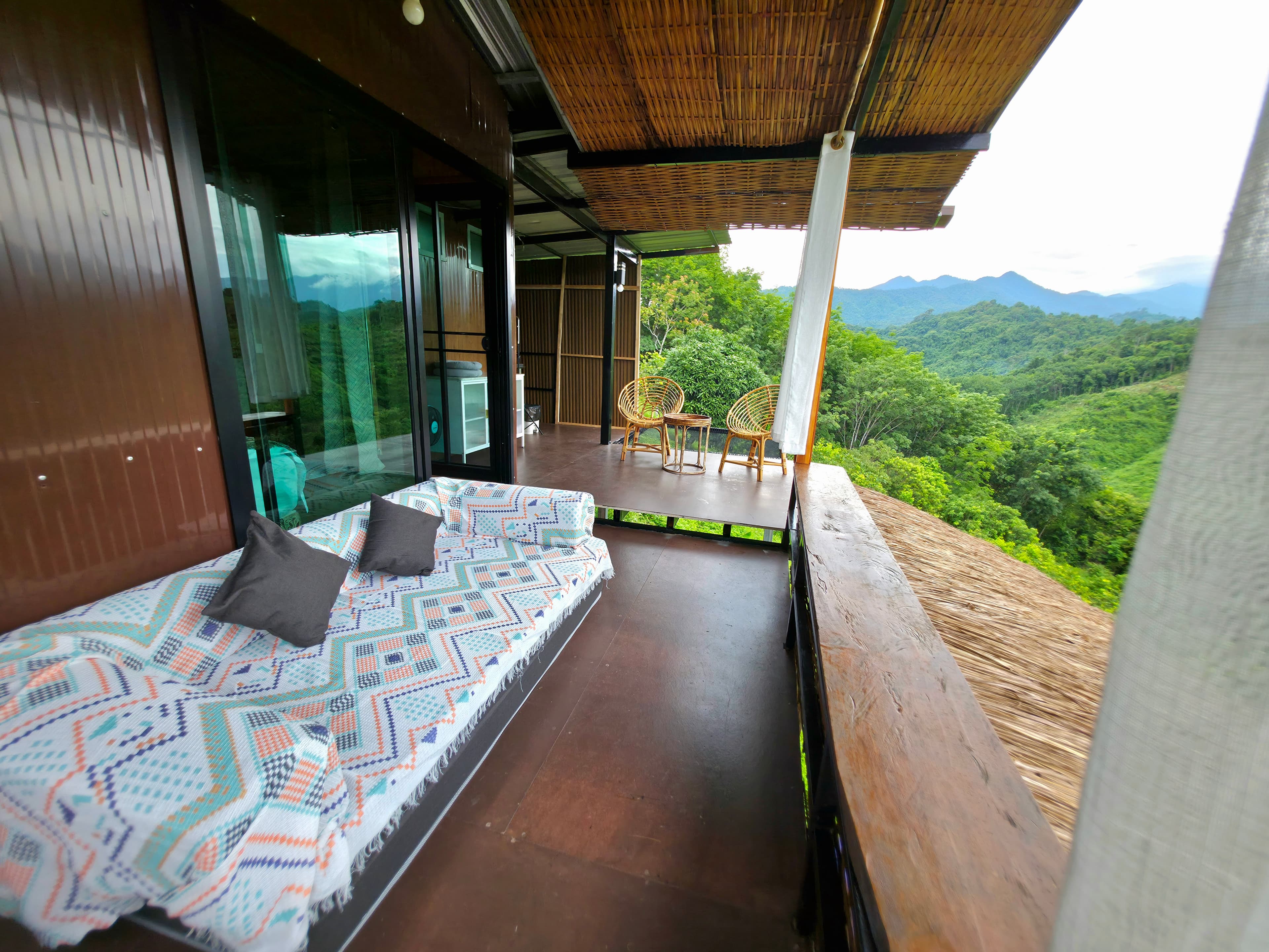 บ้านอุ่นใจ - Laklai View ที่พักบนเส้นทางปัว–บ่อเกลือ จังหวัดน่าน