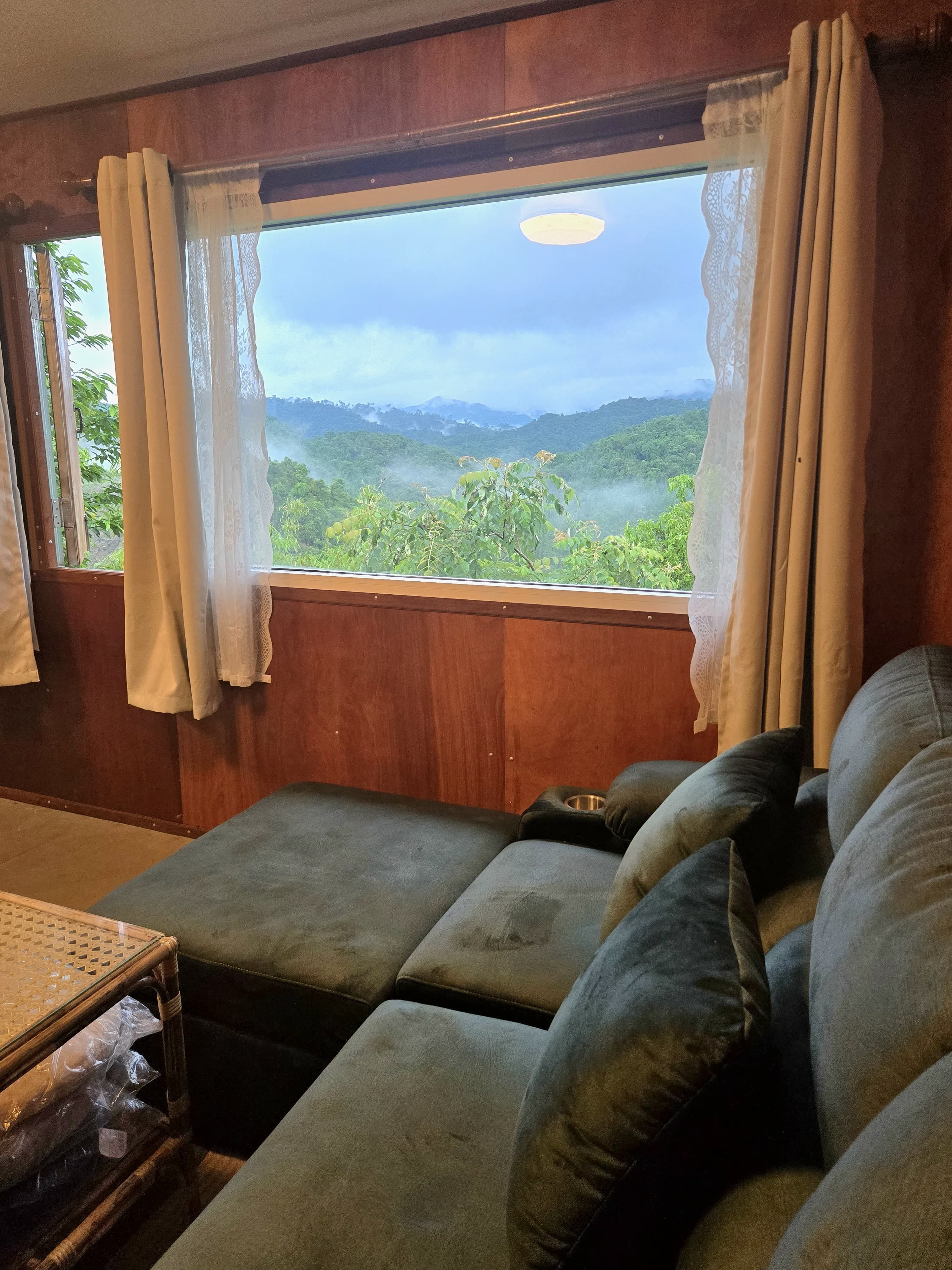 บ้านสุขใจ - Laklai View ที่พักบนเส้นทางปัว–บ่อเกลือ จังหวัดน่าน