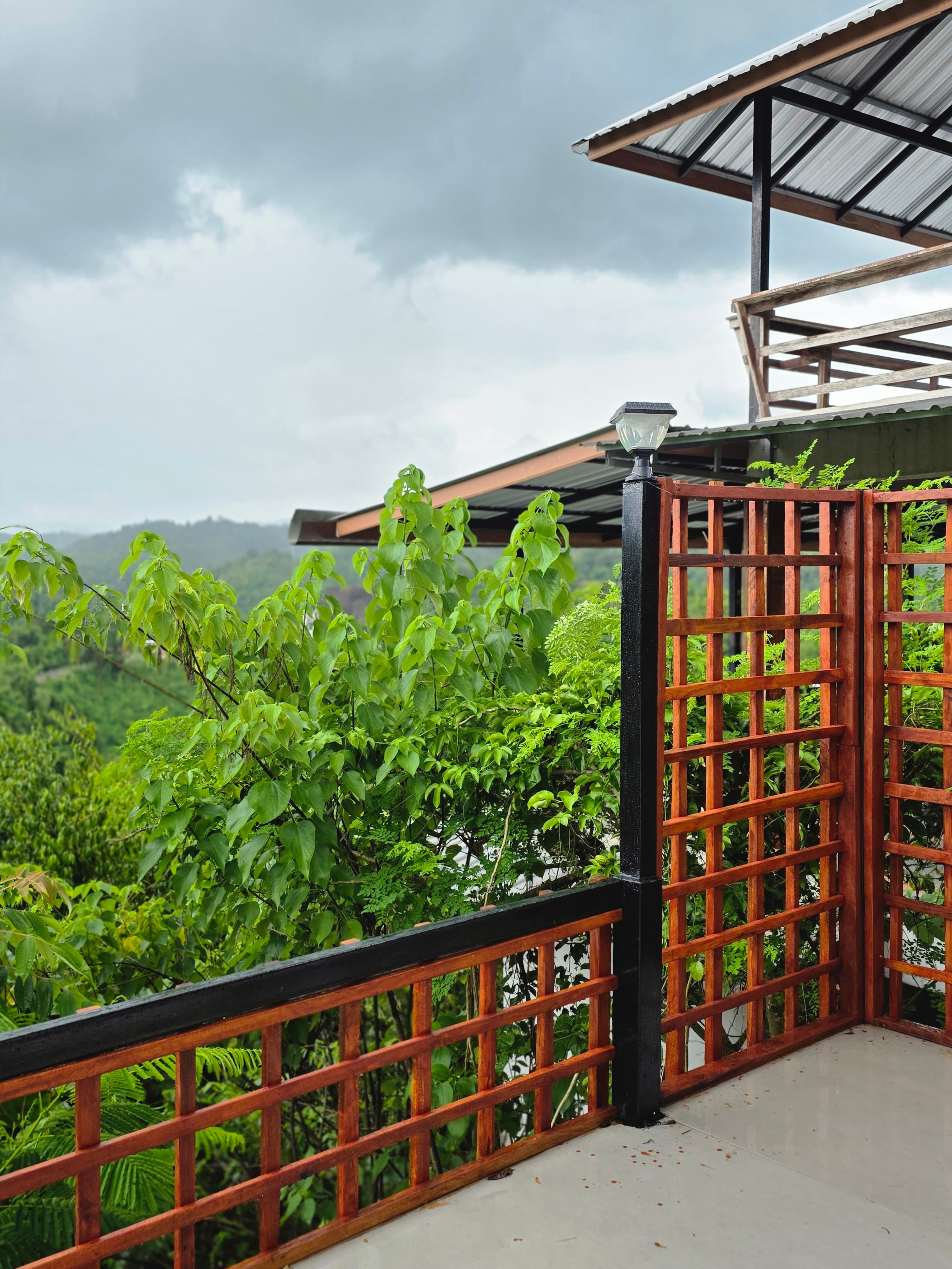 บ้านสุขใจ - Laklai View ที่พักบนเส้นทางปัว–บ่อเกลือ จังหวัดน่าน