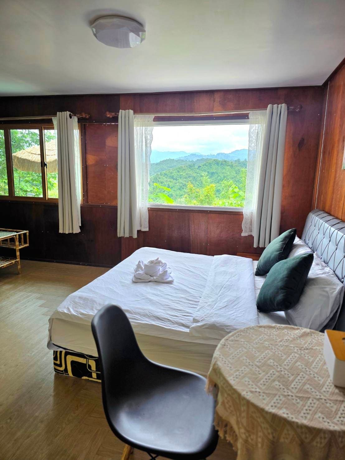 บ้านสุขใจ - Laklai View ที่พักบนเส้นทางปัว–บ่อเกลือ จังหวัดน่าน